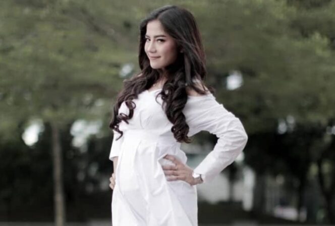 
 Lessy Revabia rilis lagu dangdut. (Dok.Istimewa)