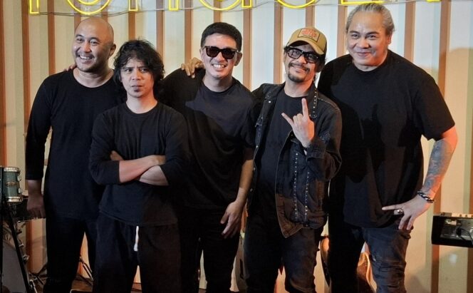 
 Band OmOm Rilis Album Perdana, Buat Yang Ngerti Aja
