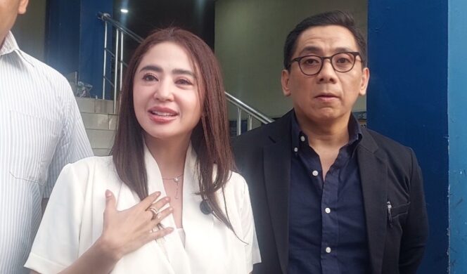 
 Dewi Perssik Tempuh Jalur Hukum Usai Namanya Dicatut di Facebook